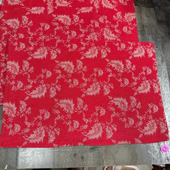 Placemats, Martha Stewart Red Floral Pattern CHristmas, 19" x 13", set of 4, EUC - Picture 8 of 8